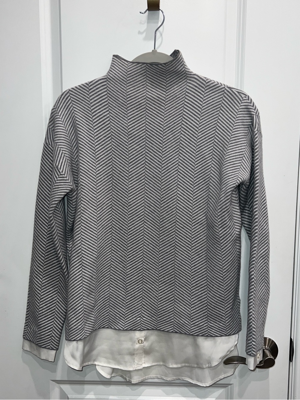 Adrienne Vittadini Women's Grey Herringbone Mock Neck Layered Sweater Size Small